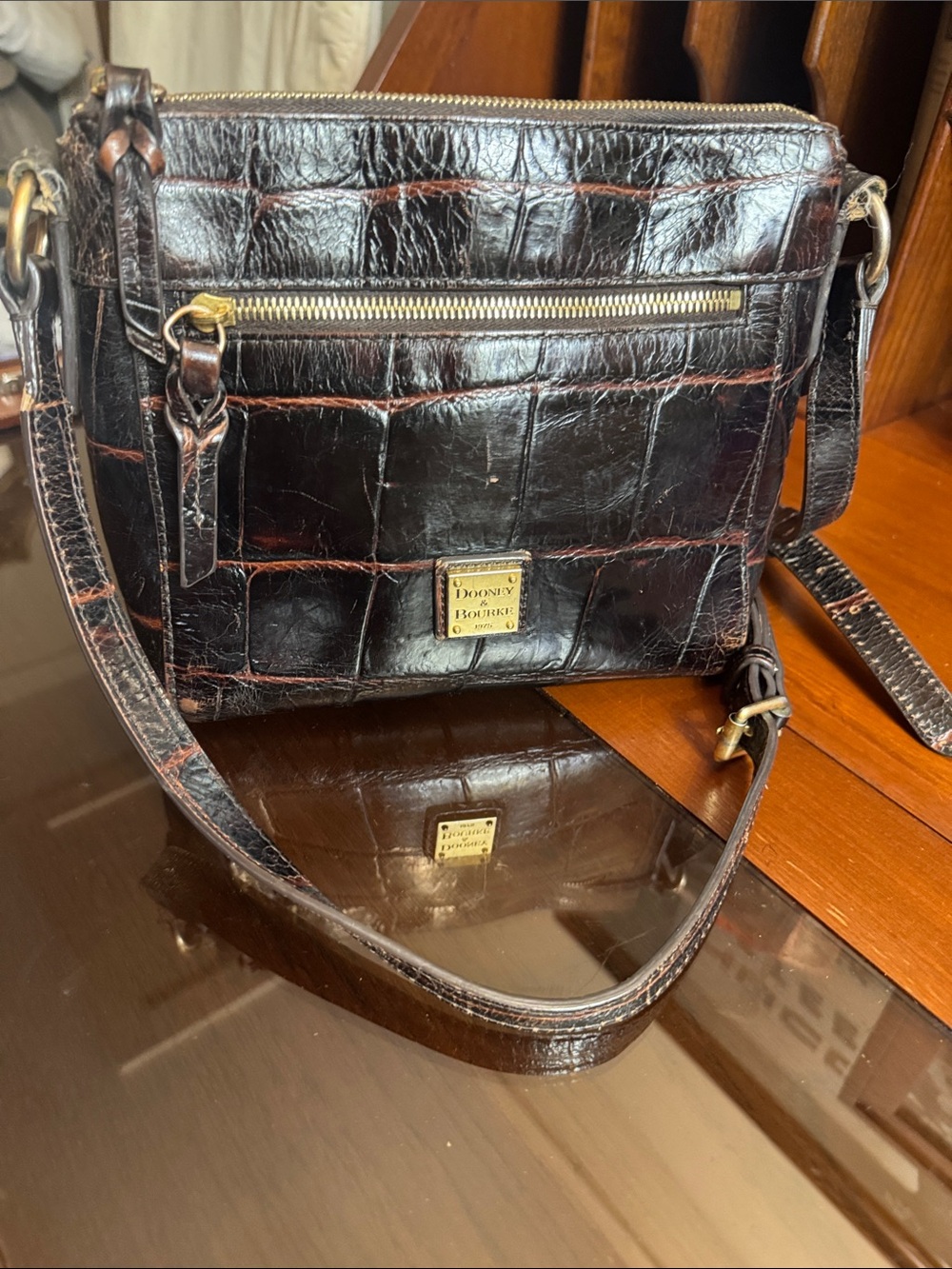 Dooney & Bourke crossbody bag 9x10